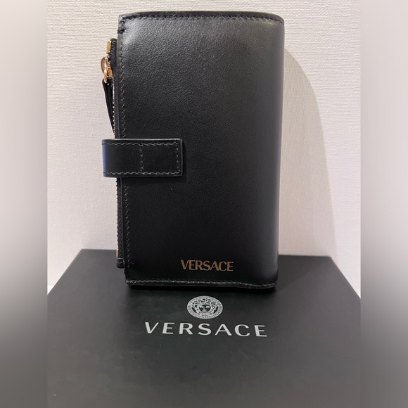 Versace Medusa Bifold Wallet - Picture 3 of 14